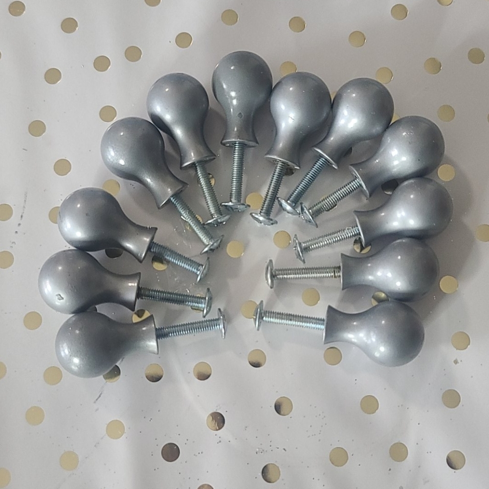 - 10  Draw knob handles